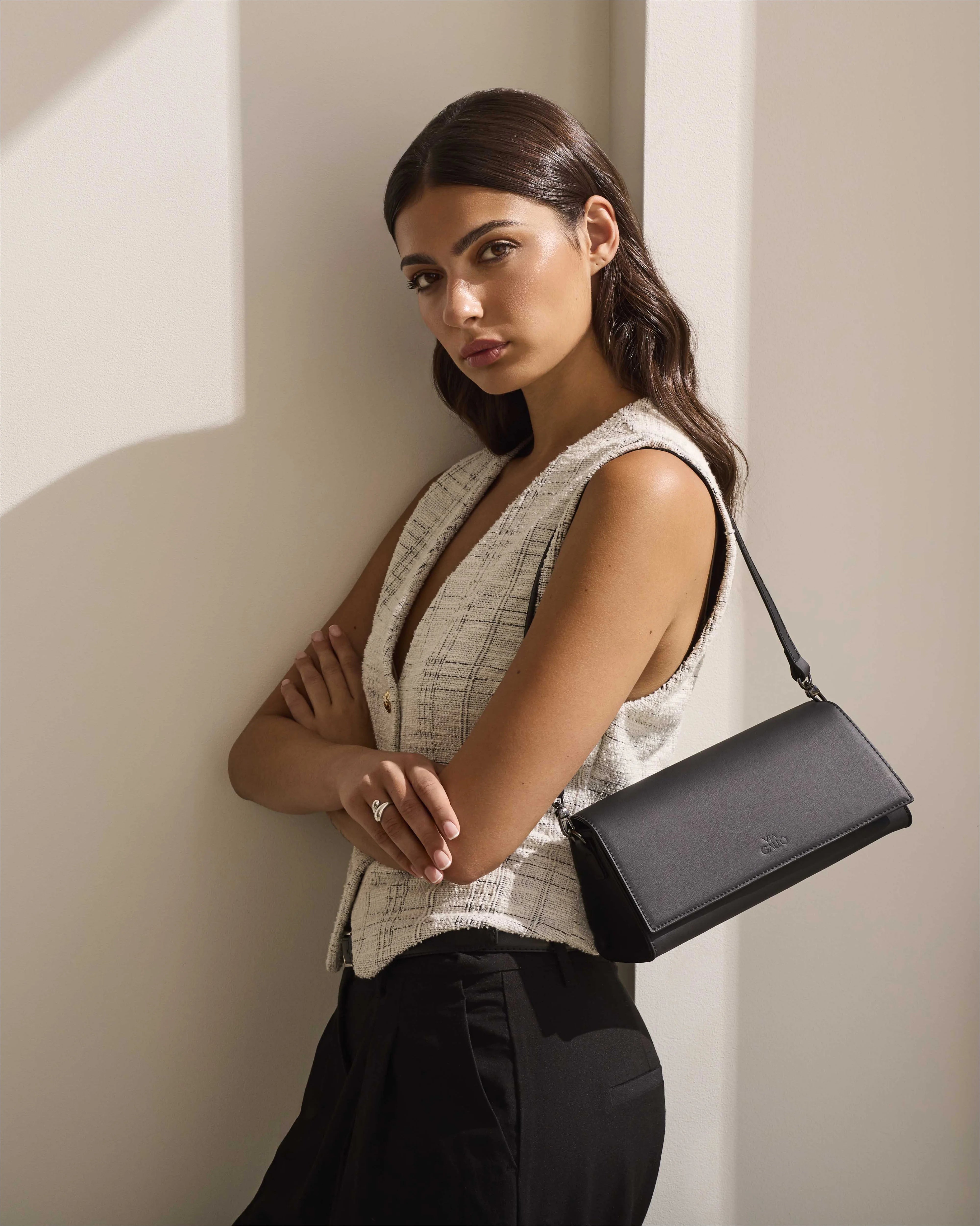 Andretta Plant-Based Convertible Clutch | Black